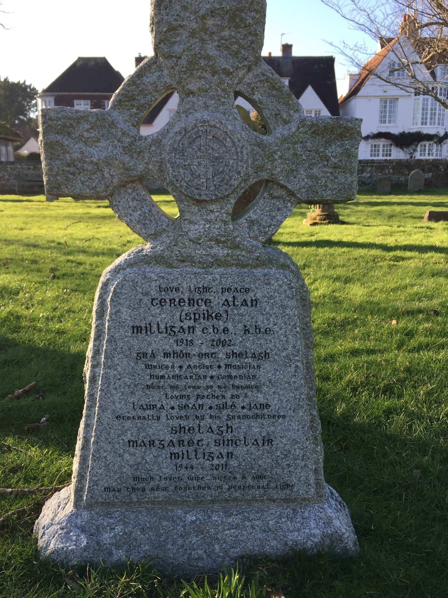 Spike_Milligan%27s_gravestone.jpg